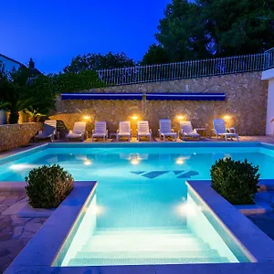 Bed & Breakfast Boutique Paula Okrug Gornji