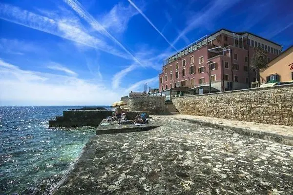 Rotonda Inn Novigrad contacts