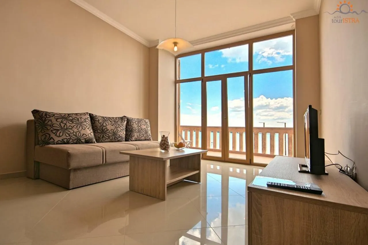 Rotonda Inn Novigrad Novigrad