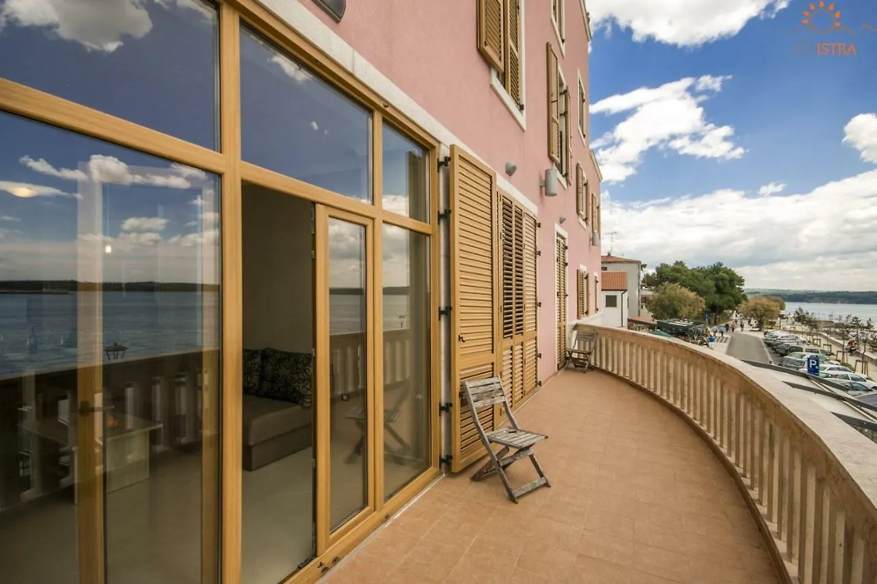 Guest house Rotonda Inn Novigrad Novigrad